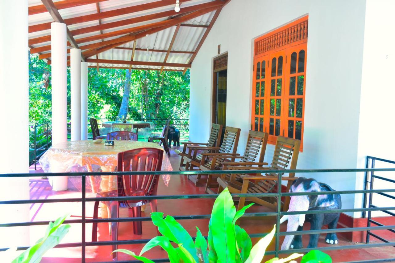 Canal Side Safari Resort Удавалаве Екстер'єр фото